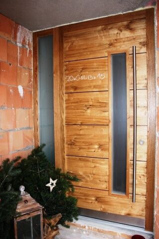 Haustür Holz Asteiche Echtholz geölt mit Nussbaumeinleime Lisenen